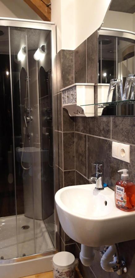 Metras Maja Hotel Aizpute ภายนอก รูปภาพ