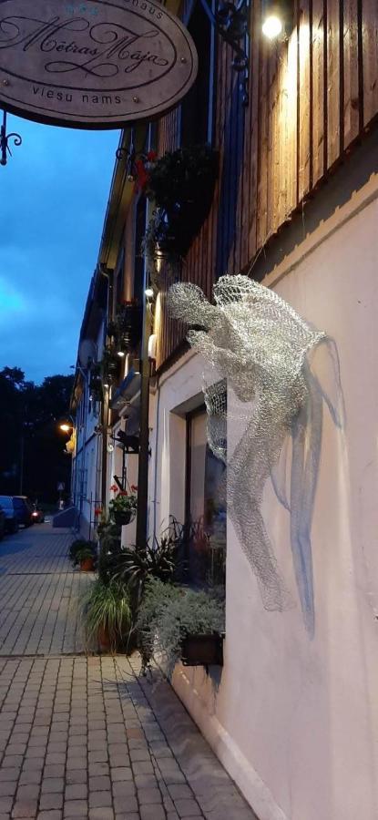 Metras Maja Hotel Aizpute ภายนอก รูปภาพ