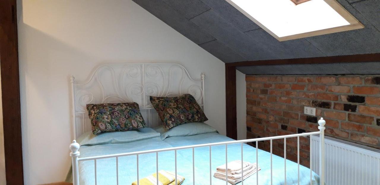 Metras Maja Hotel Aizpute ภายนอก รูปภาพ