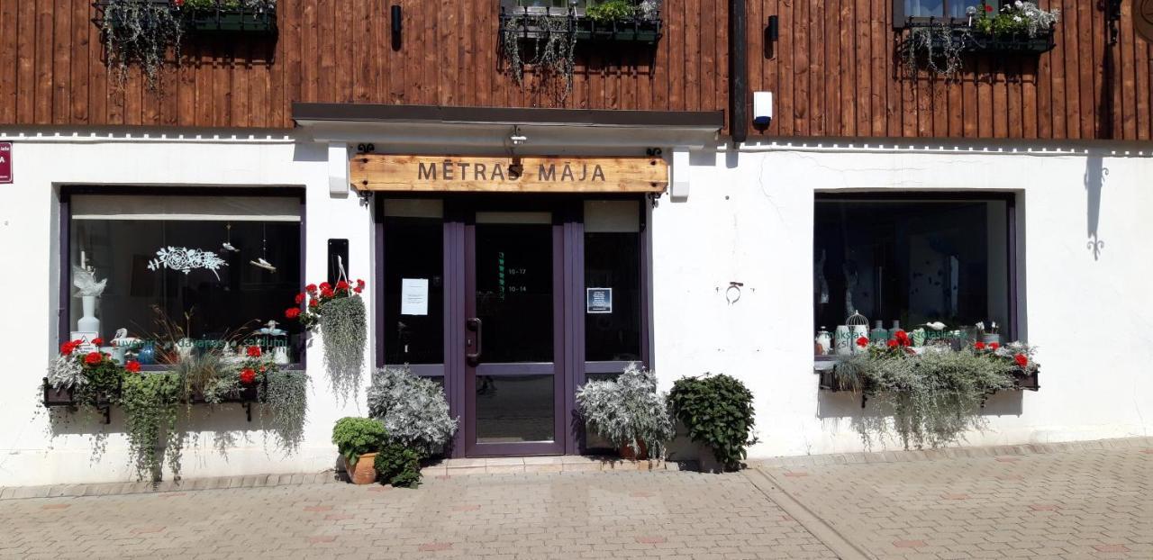 Metras Maja Hotel Aizpute ภายนอก รูปภาพ