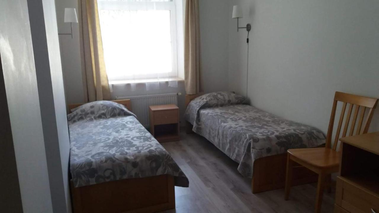 Metras Maja Hotel Aizpute ภายนอก รูปภาพ