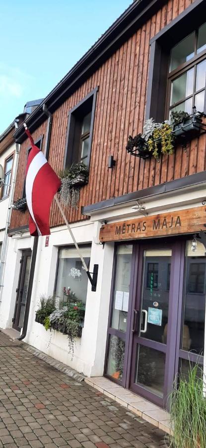Metras Maja Hotel Aizpute ภายนอก รูปภาพ