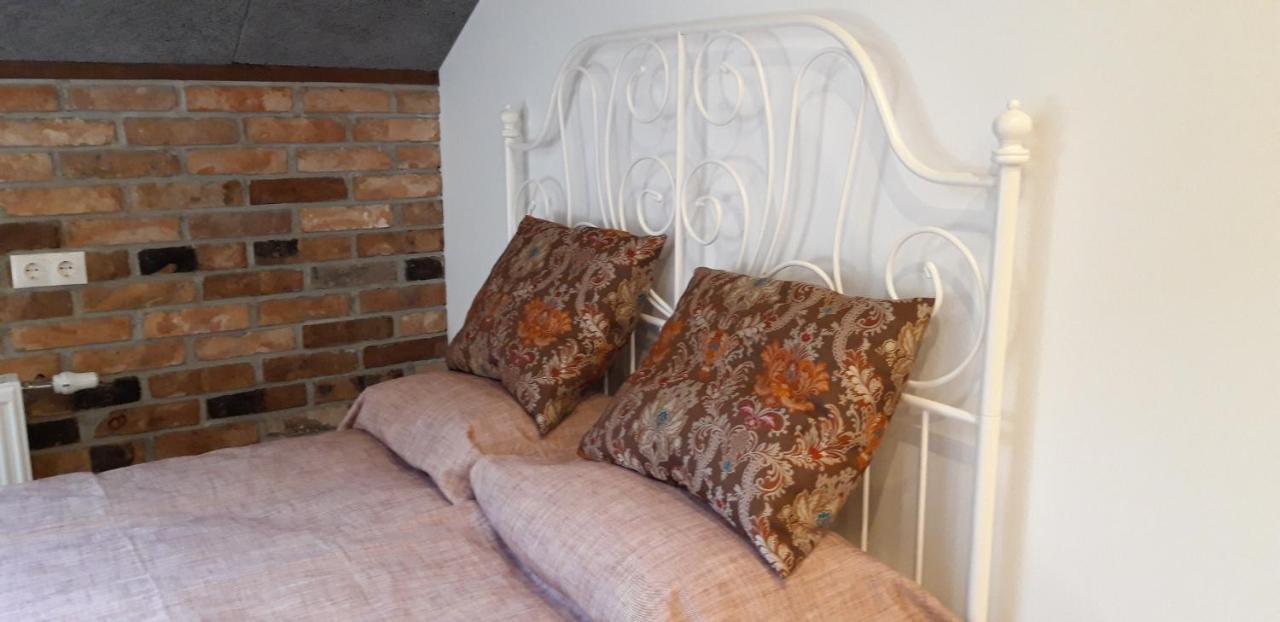 Metras Maja Hotel Aizpute ภายนอก รูปภาพ